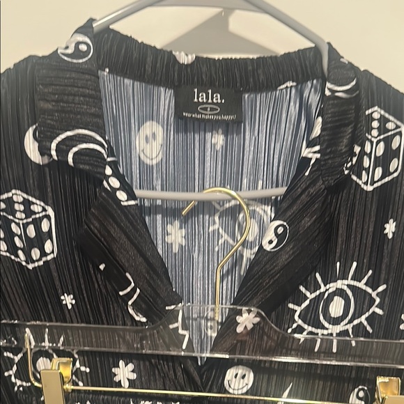 Black and White Long Sleeve Plissé Set in What's Your Sign - Picture 5 of 7